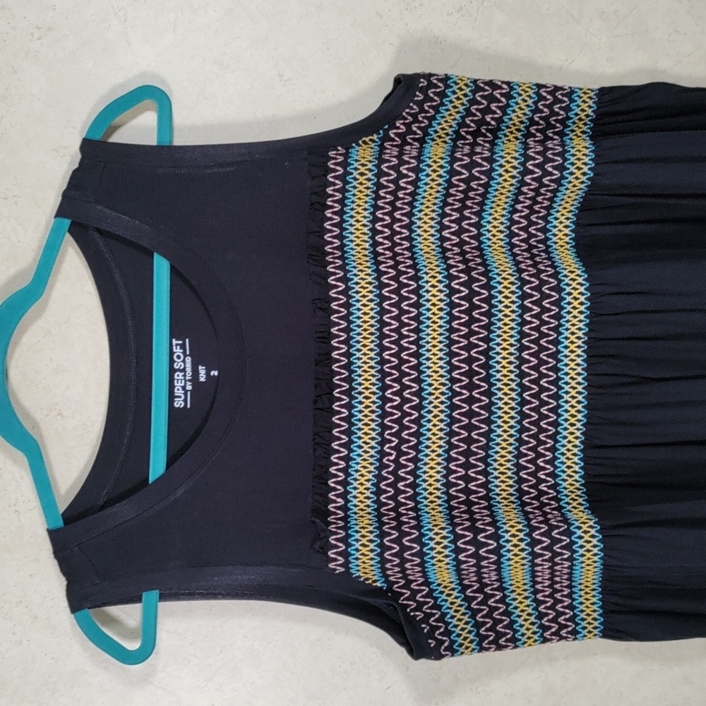 H163 Torrid black knit top w/multi-color ruched elastic 2 2X